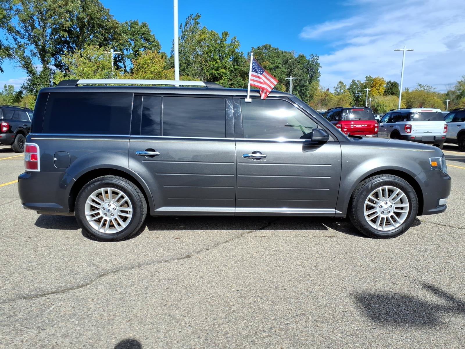 Used 2019 Ford Flex SEL w/ Class III Trailer Tow Package FWD image 9