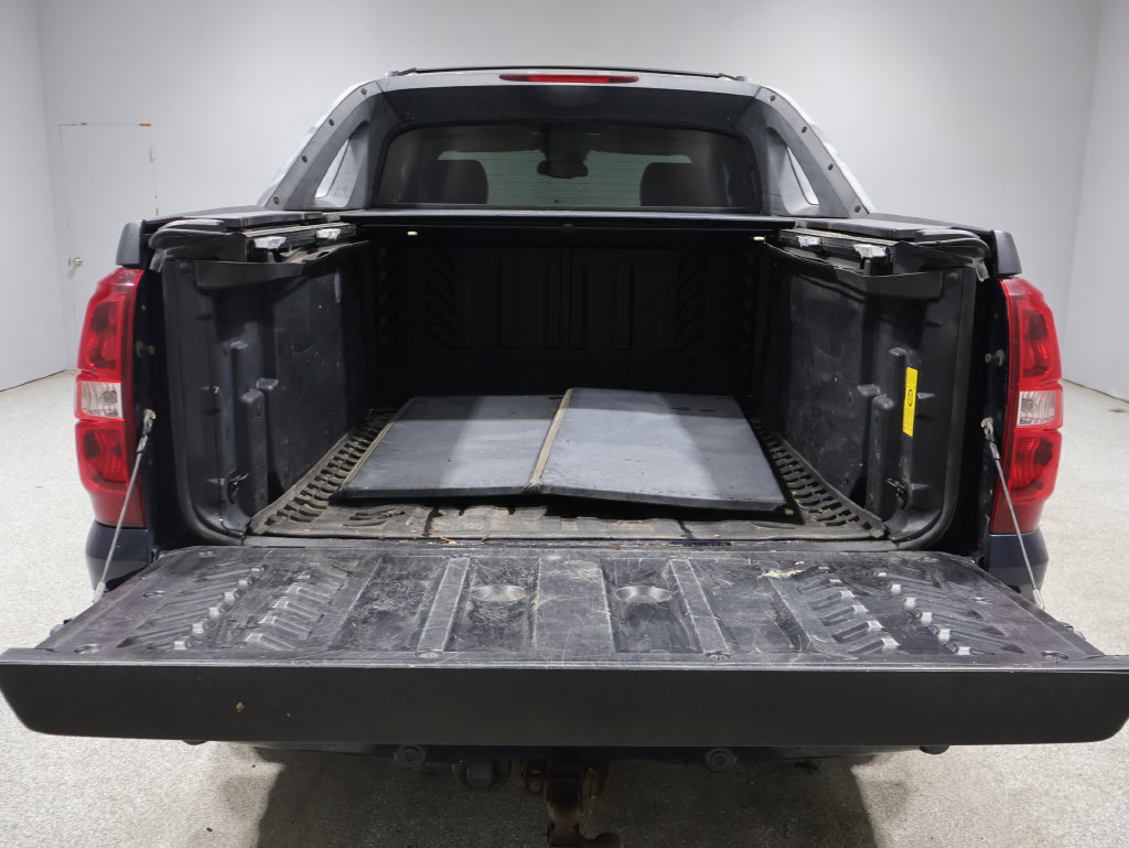 Used 2008 Chevrolet Avalanche LTZ w/ LTZ Preferred Equipment Group AWD/4WD image 9
