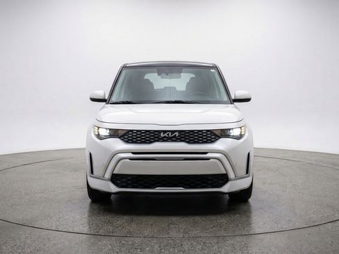 Used 2025 Kia Soul LX w/ LX Technology Package image 2