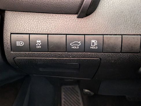 Certified 2023 Toyota Camry SE image 18