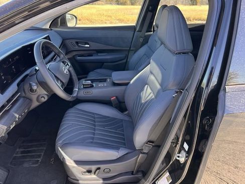 Used 2023 Nissan Ariya Platinum+ image 22