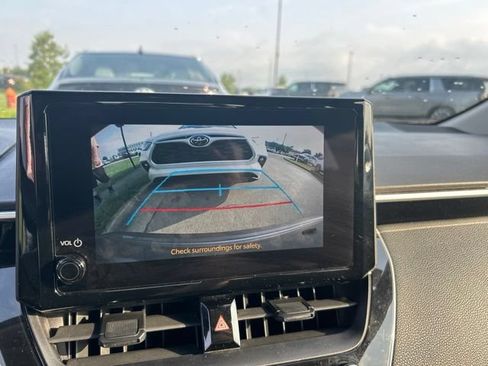 Used 2024 Toyota Corolla LE FWD image 8