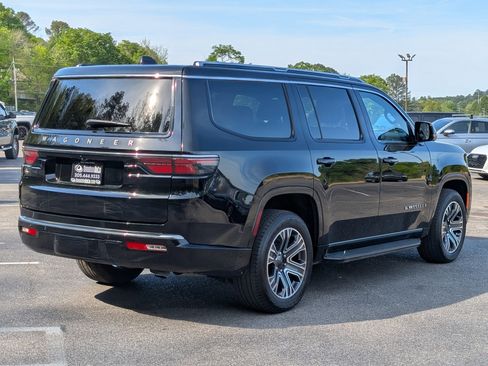 Used 2024 Jeep Wagoneer 4WD w/ Premium Group I image 9