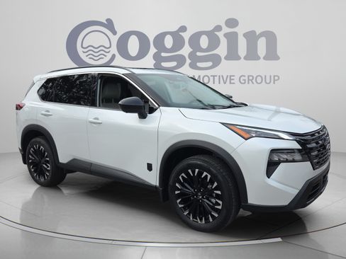 New 2026 Nissan Rogue Dark Armor FWD image 7