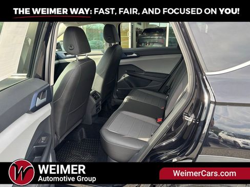 Used 2024 Volkswagen Taos SE AWD/4WD image 13