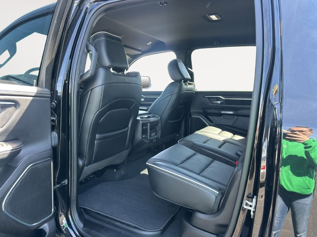 Used 2025 RAM 1500 Laramie AWD/4WD image 27