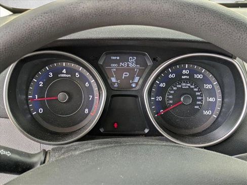 Used 2011 Hyundai Elantra GLS FWD image 9
