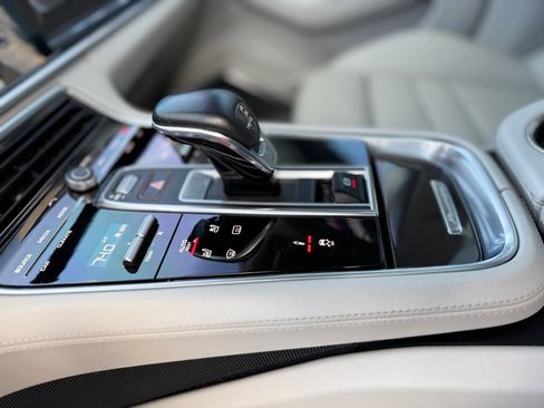 Used 2018 Porsche Panamera Turbo Executive w/ Assistance Package image 19