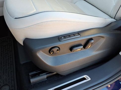 Used 2024 Volkswagen Tiguan SEL R-Line AWD/4WD image 19