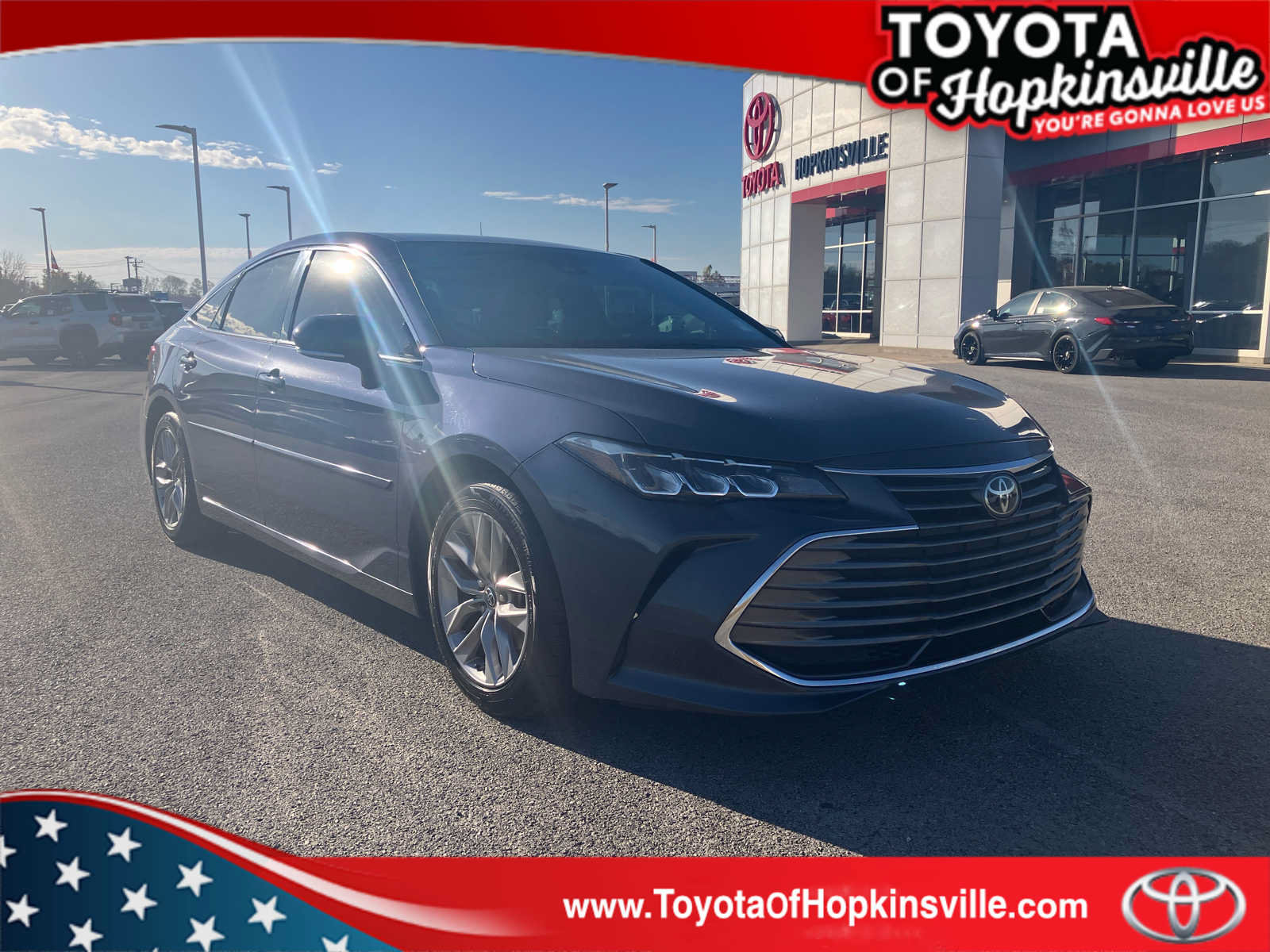 Used 2019 Toyota Avalon XLE w/ Moonroof Package FWD image 1