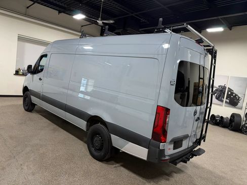 Used 2022 Mercedes-Benz Sprinter 2500 image 17