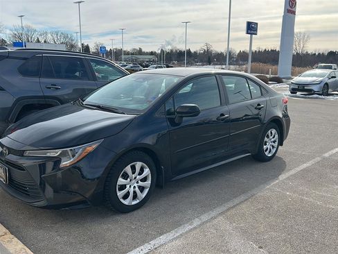Used 2023 Toyota Corolla LE image 19