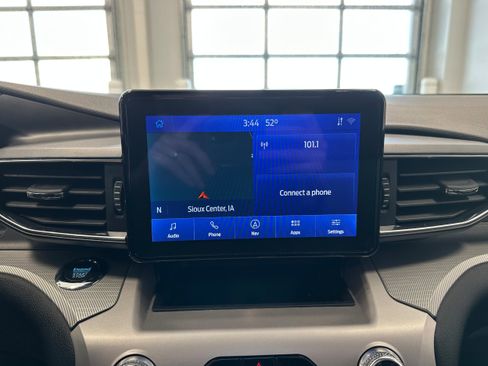 Used 2022 Ford Explorer XLT w/ Equipment Group 202A image 19