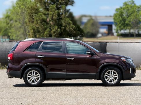 Used 2015 Kia Sorento LX image 7