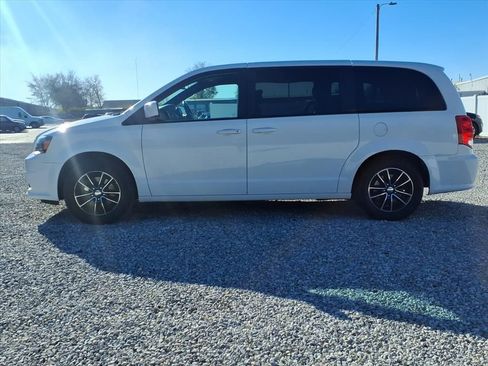 Used 2018 Dodge Grand Caravan SE image 5