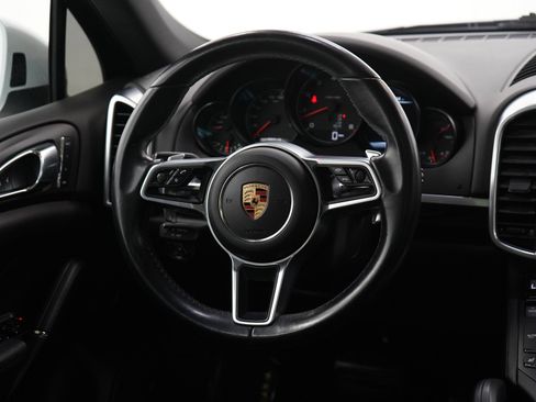 Used 2017 Porsche Cayenne Platinum Edition image 13