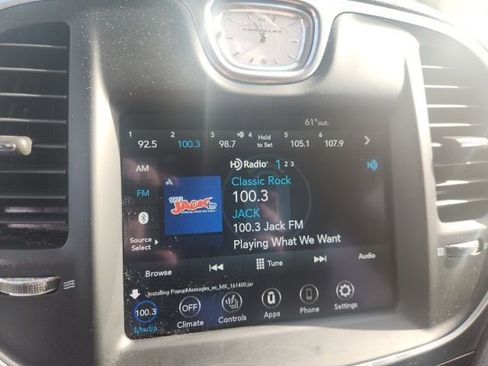 Used 2021 Chrysler 300 Touring L image 11