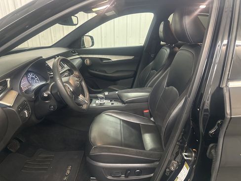 Used 2019 INFINITI QX50 Essential w/ Sensory Package image 9