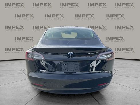 Used 2023 Tesla Model 3 Standard Range image 4