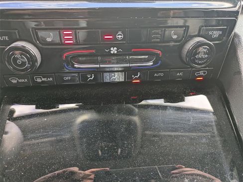 Used 2023 Jeep Grand Cherokee L Limited w/ Black Appearance Package image 27