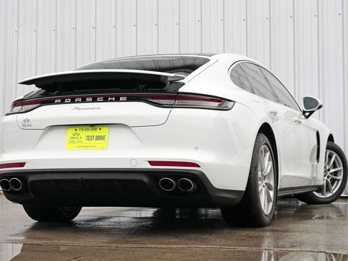 Used 2021 Porsche Panamera w/ Premium Package image 57