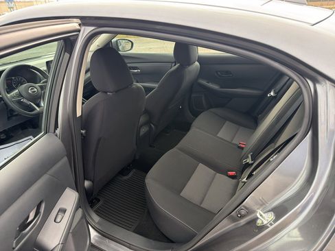 Used 2025 Nissan Sentra SV w/ Trunk Package image 10