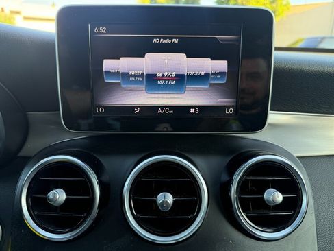 Used 2019 Mercedes-Benz GLC 300 w/ Premium Package image 44