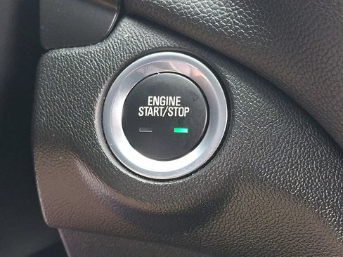 Used 2020 Chevrolet Equinox LT FWD image 29