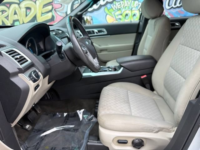 Used 2015 Ford Explorer XLT w/ Equipment Group 201A AWD/4WD image 14
