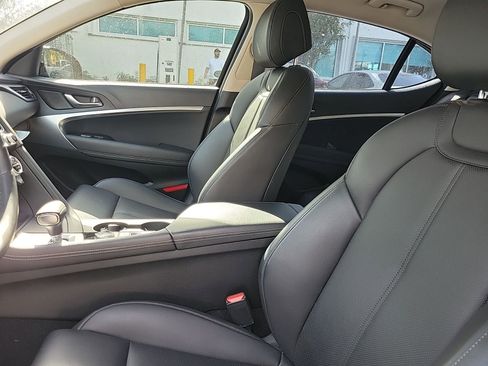 Used 2023 Genesis G70 2.0T image 26