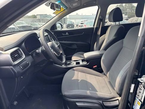 Used 2019 Kia Sorento L FWD image 9