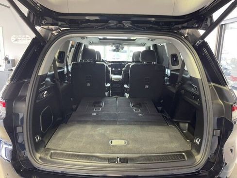 Used 2024 Jeep Grand Cherokee L Limited w/ Luxury Tech Group II image 21