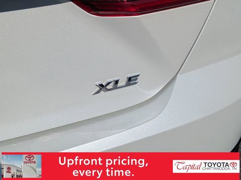 Used 2025 Toyota Camry XLE AWD/4WD image 8