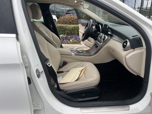 Used 2019 Mercedes-Benz C 300 4MATIC Sedan image 35