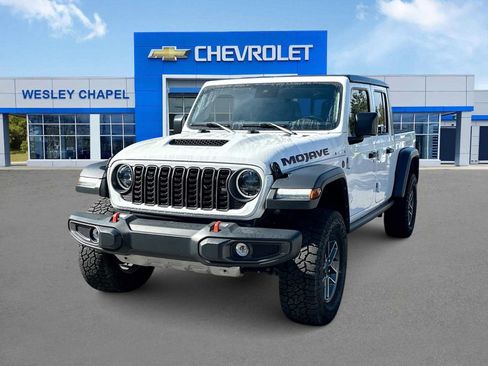 Used 2024 Jeep Gladiator Mojave AWD/4WD image 1