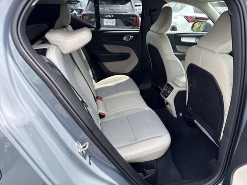 Used 2020 Volvo XC40 T5 Momentum w/ Protection Package Premier AWD/4WD image 11