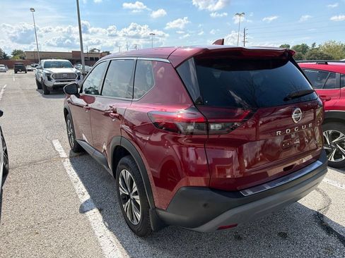 Used 2021 Nissan Rogue SV FWD image 3
