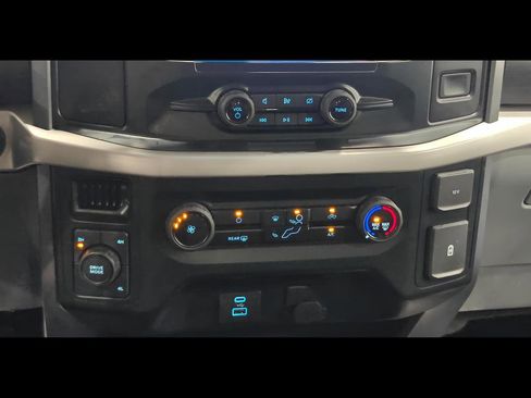 Used 2023 Ford F150 XLT w/ XTR Package image 9