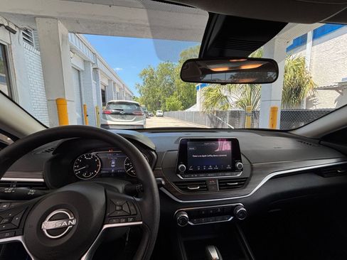 Used 2025 Nissan Altima 2.5 SV image 33