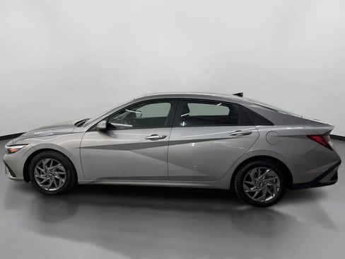 Used 2024 Hyundai Elantra SEL FWD image 5