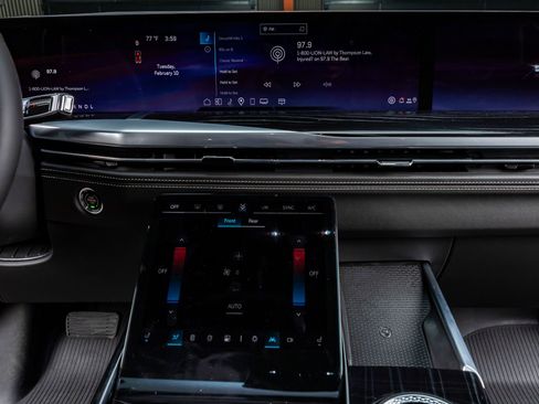 Used 2026 Cadillac Escalade ESV Sport w/ LPO, ONYX Package image 24