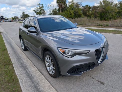 Used 2018 Alfa Romeo Stelvio Ti image 4