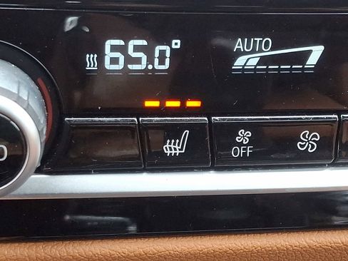 Used 2017 BMW 540i xDrive image 25