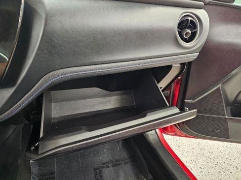 Used 2018 Toyota Corolla SE FWD image 20