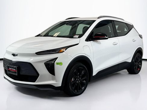 Used 2023 Chevrolet Bolt EUV LT w/ Convenience Package image 1