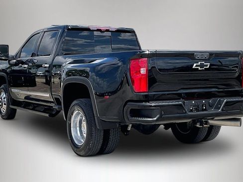 Used 2024 Chevrolet Silverado 3500 High Country w/ High Country Premium Package AWD/4WD image 4