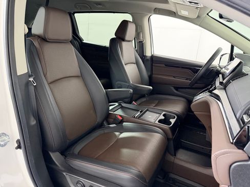 Used 2025 Honda Odyssey Elite image 19