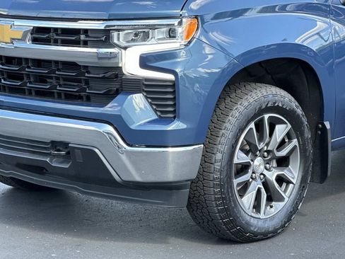 Used 2024 Chevrolet Silverado 1500 LT AWD/4WD image 8