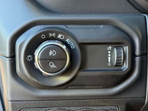 New 2025 Jeep Gladiator Sport image 28