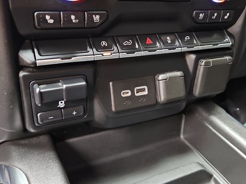 Used 2020 GMC Sierra 1500 SLT w/ SLT Convenience Package AWD/4WD image 22